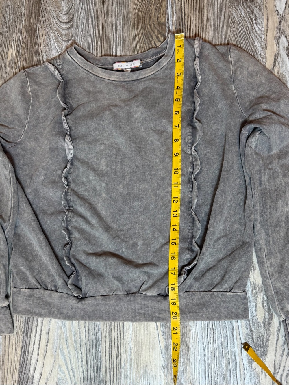 Eri & Ali Anthropologie Weckerlie Scalloped Sweatshirt Mineral Wash Gray SZ Med - Picture 6 of 7